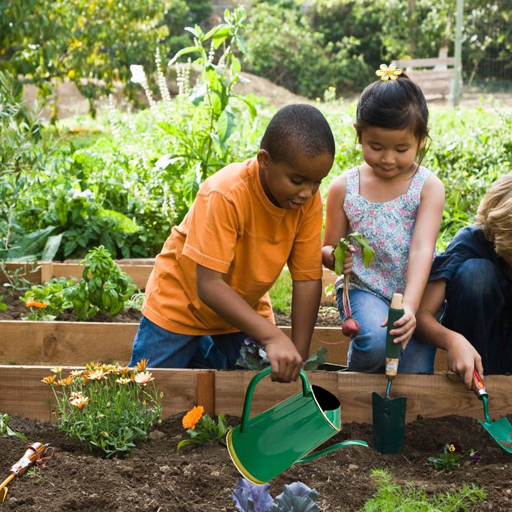 Dark Green Watering Can 1.5 Litre - Image 9