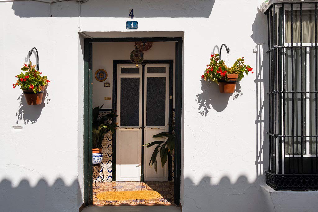 Metal Wall Plant Bracket - Image 3