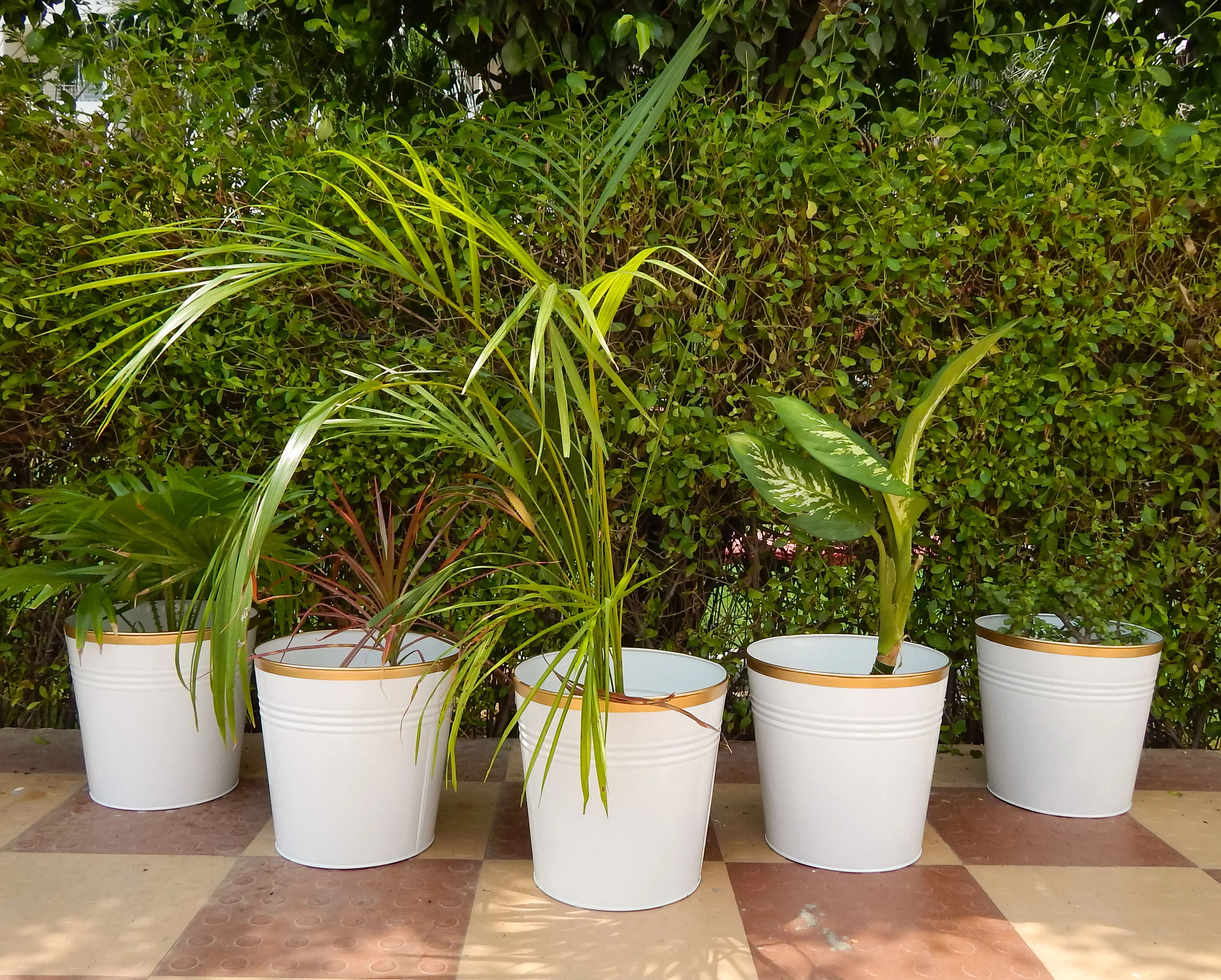 Pure Charm – White Bucket Metal Planter Set by Ecofynd (Set of 3) - Image 6
